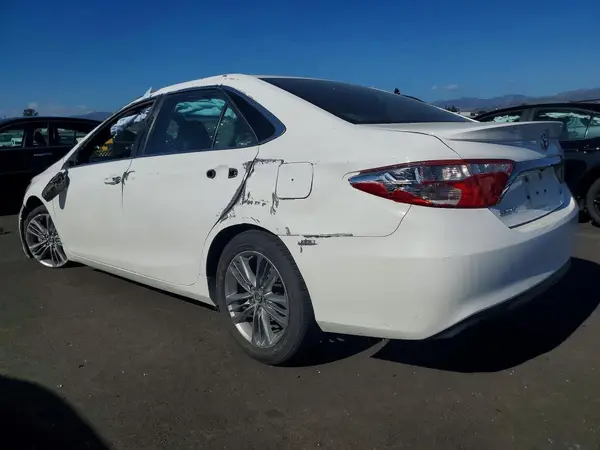 4T1BF1FK0HU340688 2017 TOYOTA CAMRY - Image 2