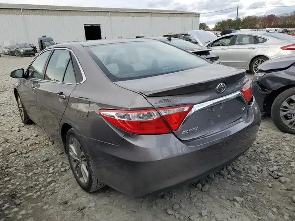 4T1BF1FK0HU340982 2017 TOYOTA CAMRY - Image 2