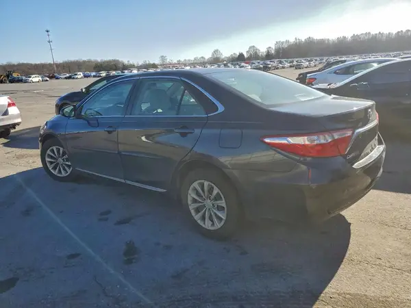 4T1BF1FK0HU341422 2017 TOYOTA CAMRY - Image 2