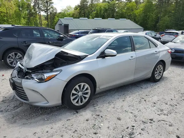 4T1BF1FK0HU345194 2017 TOYOTA CAMRY - Image 1