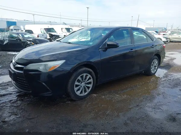 4T1BF1FK0HU346782 2017 TOYOTA CAMRY - Image 2
