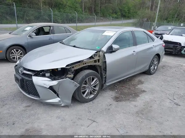4T1BF1FK0HU347334 2017 TOYOTA CAMRY - Image 2