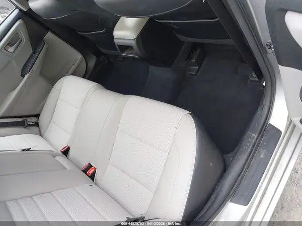 4T1BF1FK0HU347334 2017 TOYOTA CAMRY - Image 8