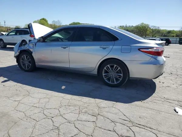 4T1BF1FK0HU352128 2017 TOYOTA CAMRY - Image 2
