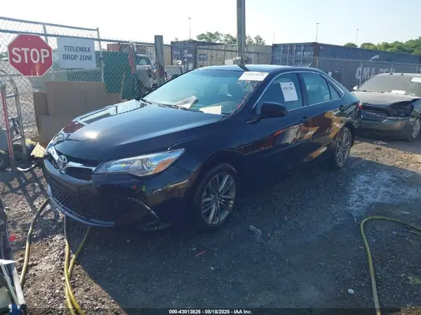4T1BF1FK0HU352291 2017 TOYOTA CAMRY - Image 2