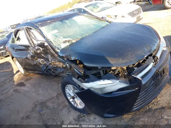 4T1BF1FK0HU352761 2017 TOYOTA CAMRY - Image 1