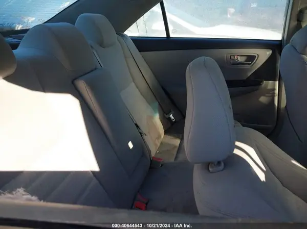 4T1BF1FK0HU352761 2017 TOYOTA CAMRY - Image 8