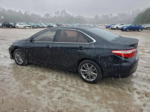 4T1BF1FK0HU352937 2017 TOYOTA CAMRY - Image 2