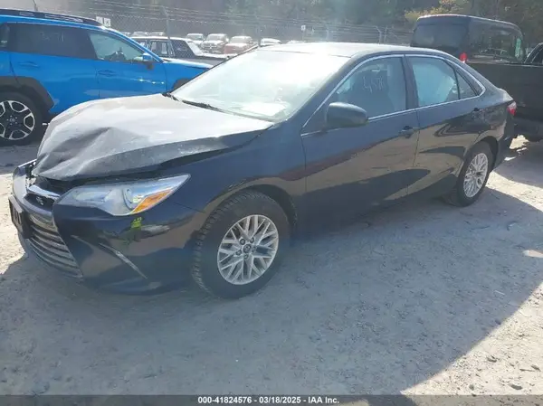 4T1BF1FK0HU353067 2017 TOYOTA CAMRY - Image 2