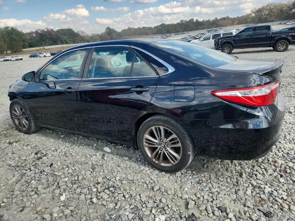 4T1BF1FK0HU353179 2017 TOYOTA CAMRY - Image 2