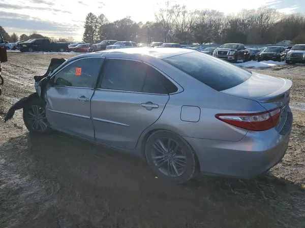 4T1BF1FK0HU353845 2017 TOYOTA CAMRY - Image 2