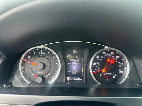 4T1BF1FK0HU354557 2017 TOYOTA CAMRY - Image 8