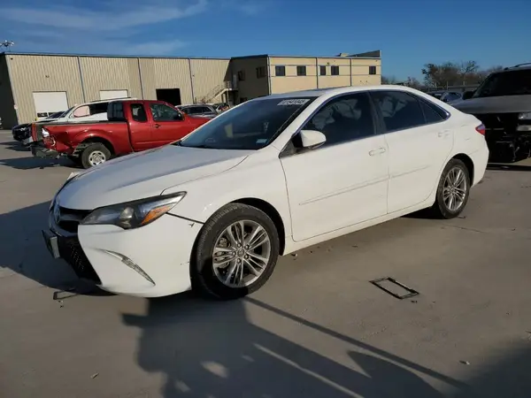 4T1BF1FK0HU355563 2017 TOYOTA CAMRY - Image 1