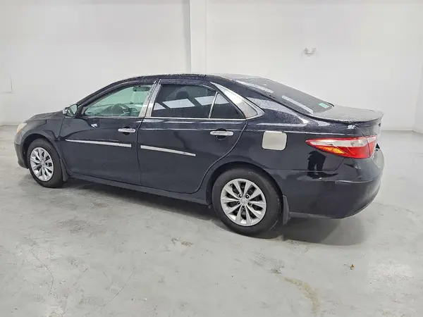 4T1BF1FK0HU357376 2017 TOYOTA CAMRY - Image 2