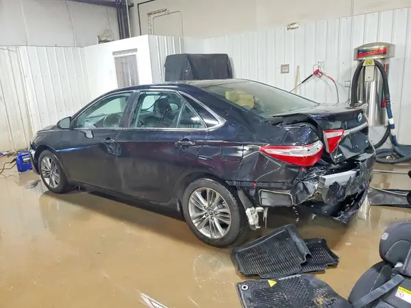 4T1BF1FK0HU358513 2017 TOYOTA CAMRY - Image 2