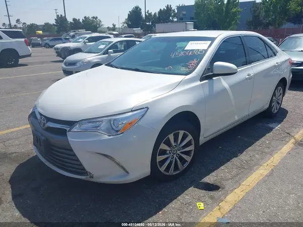 4T1BF1FK0HU360472 2017 TOYOTA CAMRY - Image 2