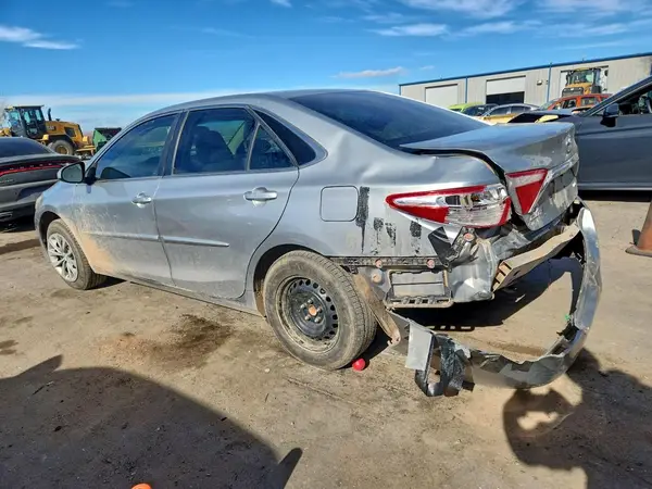 4T1BF1FK0HU362075 2017 TOYOTA CAMRY - Image 2