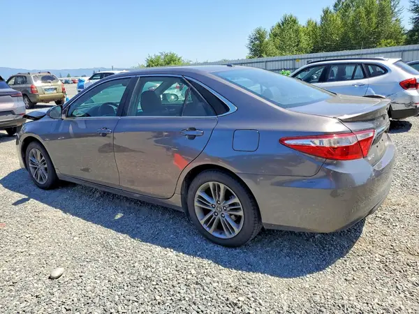 4T1BF1FK0HU362299 2017 TOYOTA CAMRY - Image 2