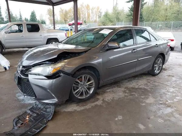4T1BF1FK0HU362576 2017 TOYOTA CAMRY - Image 2