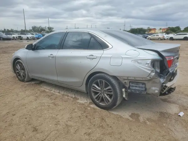4T1BF1FK0HU364070 2017 TOYOTA CAMRY - Image 2