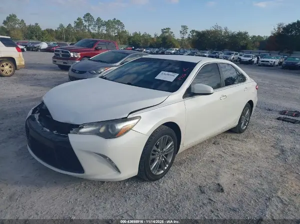 4T1BF1FK0HU364974 2017 TOYOTA CAMRY - Image 2