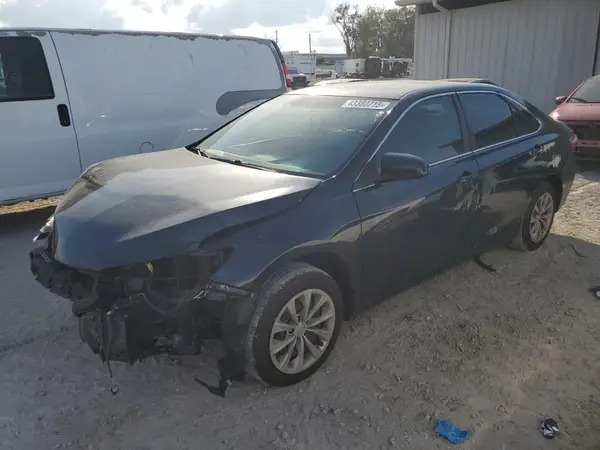 4T1BF1FK0HU365154 2017 TOYOTA CAMRY - Image 1