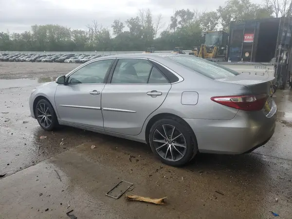4T1BF1FK0HU366367 2017 TOYOTA CAMRY - Image 2