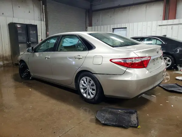 4T1BF1FK0HU367311 2017 TOYOTA CAMRY - Image 2
