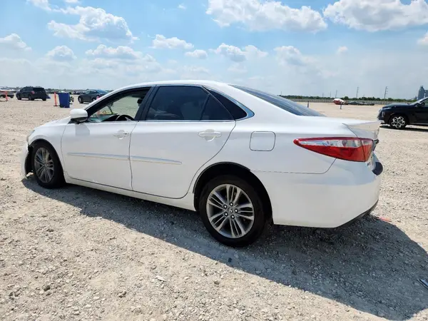 4T1BF1FK0HU368006 2017 TOYOTA CAMRY - Image 2
