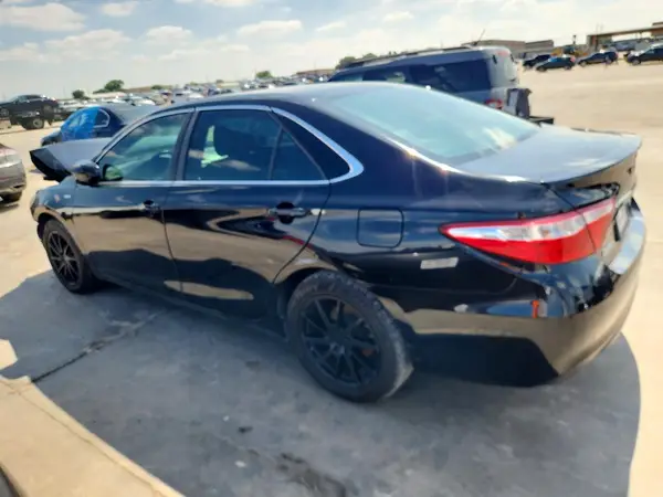 4T1BF1FK0HU368460 2017 TOYOTA CAMRY - Image 2