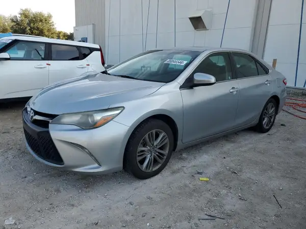 4T1BF1FK0HU368846 2017 TOYOTA CAMRY - Image 1