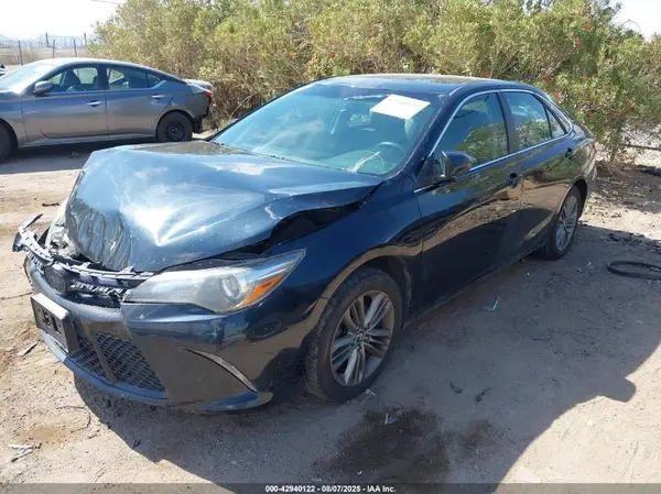 4T1BF1FK0HU369575 2017 TOYOTA CAMRY - Image 2