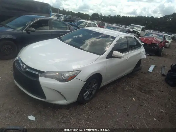 4T1BF1FK0HU370127 2017 TOYOTA CAMRY - Image 2