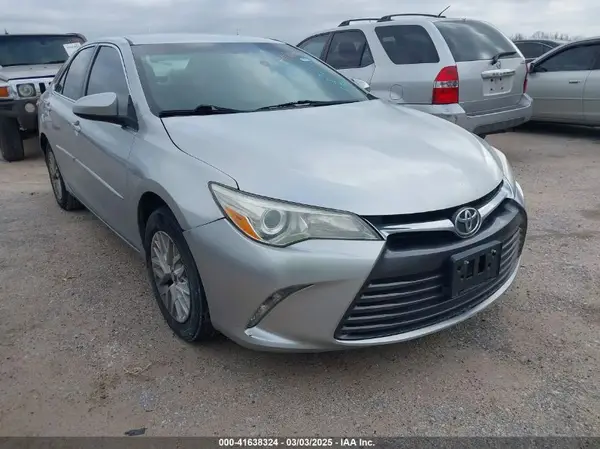 4T1BF1FK0HU371293 2017 TOYOTA CAMRY - Image 1