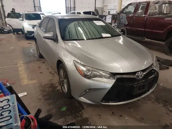 4T1BF1FK0HU371732 2017 TOYOTA CAMRY - Image 1