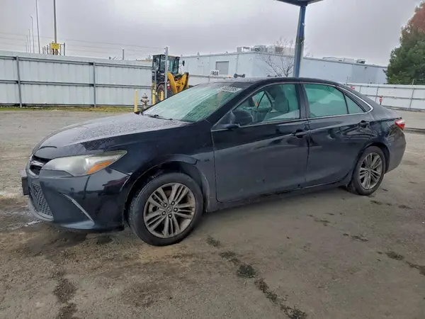4T1BF1FK0HU373240 2017 TOYOTA CAMRY - Image 1