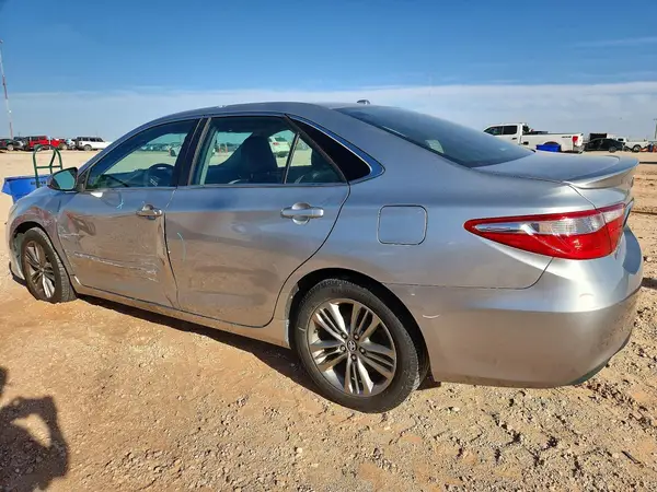 4T1BF1FK0HU373626 2017 TOYOTA CAMRY - Image 2