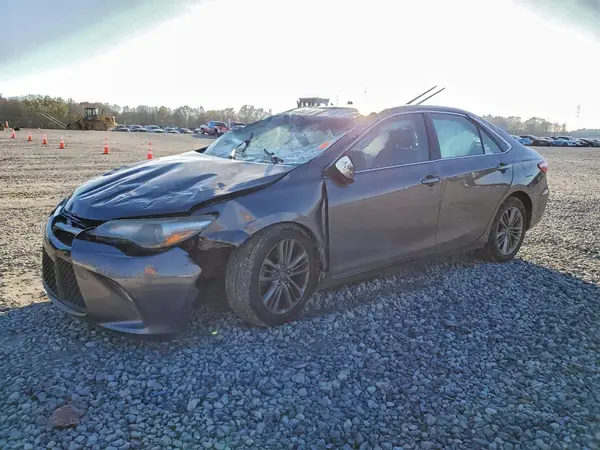 4T1BF1FK0HU374226 2017 TOYOTA CAMRY - Image 1