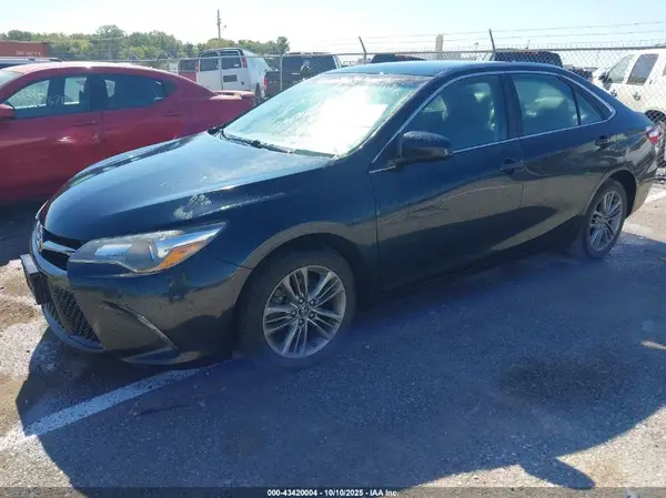 4T1BF1FK0HU374355 2017 TOYOTA CAMRY - Image 2