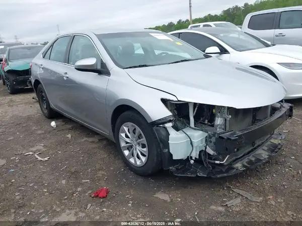 4T1BF1FK0HU375991 2017 TOYOTA CAMRY - Image 1
