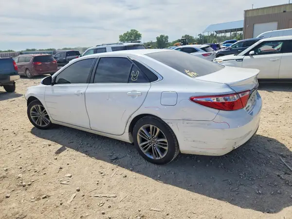 4T1BF1FK0HU376039 2017 TOYOTA CAMRY - Image 2