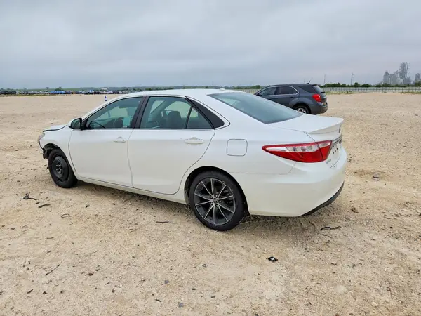 4T1BF1FK0HU376560 2017 TOYOTA CAMRY - Image 2