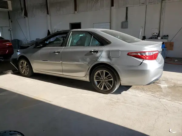 4T1BF1FK0HU380284 2017 TOYOTA CAMRY - Image 2