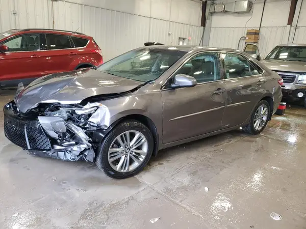 4T1BF1FK0HU384190 2017 TOYOTA CAMRY - Image 1