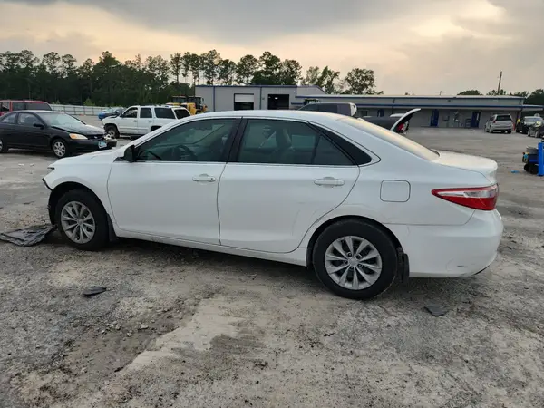 4T1BF1FK0HU384531 2017 TOYOTA CAMRY - Image 2