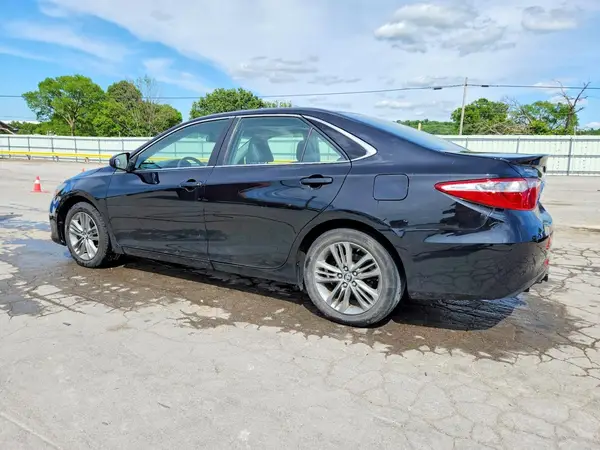 4T1BF1FK0HU385260 2017 TOYOTA CAMRY - Image 2
