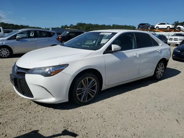 4T1BF1FK0HU385369 2017 TOYOTA CAMRY - Image 1