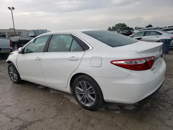 4T1BF1FK0HU389275 2017 TOYOTA CAMRY - Image 2