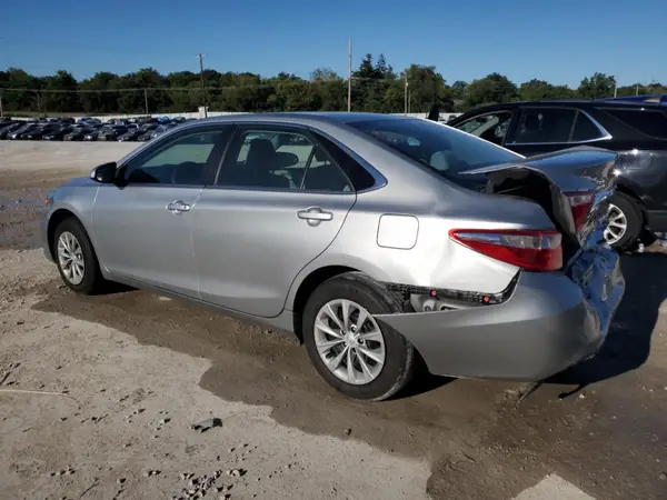 4T1BF1FK0HU390006 2017 TOYOTA CAMRY - Image 2