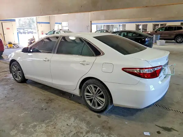 4T1BF1FK0HU391186 2017 TOYOTA CAMRY - Image 2